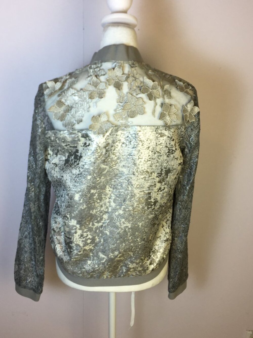 New! T Tahari Fatima Jacket XS Womans Silver Floral Embellished Long Sleeve - Picture 3 of 16